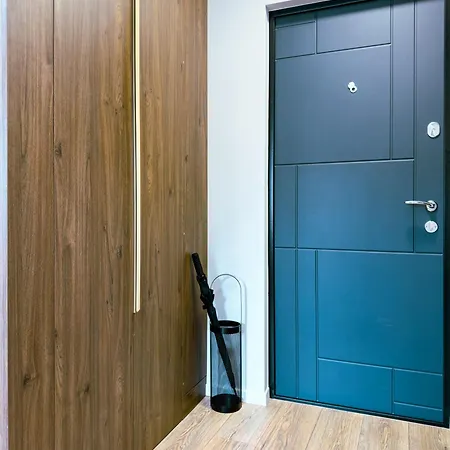 Oasis Next To A Park 아파트