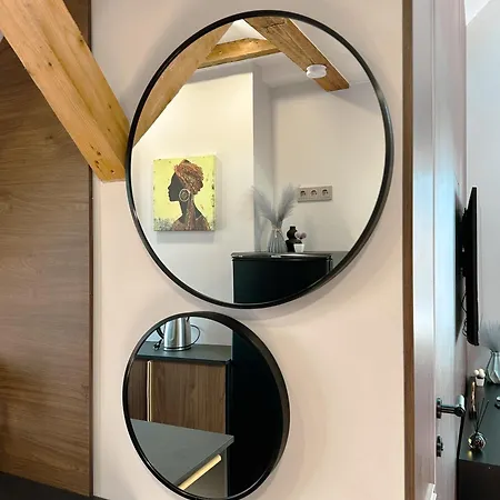 Oasis Next To A Park 아파트 *