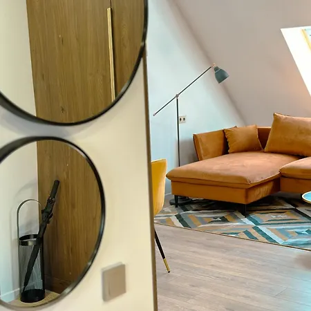 Oasis Next To A Park 아파트 *