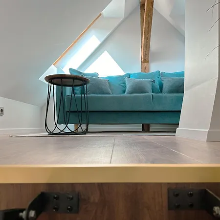 Oasis Next To A Park 아파트