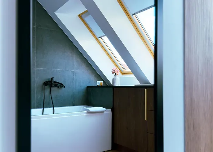 Oasis Next To A Park דירה