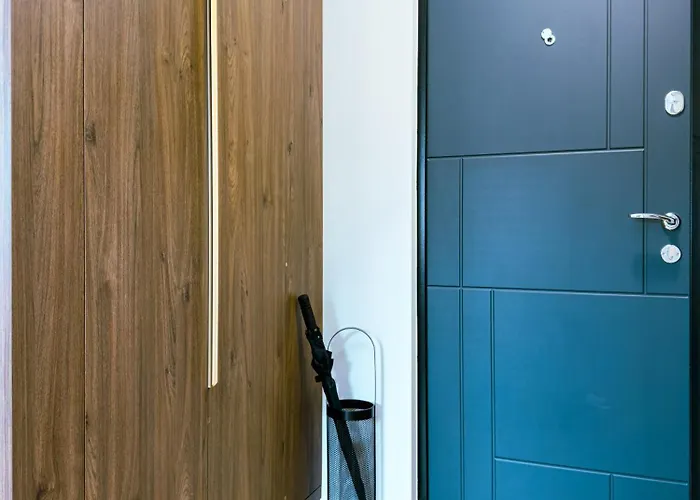 Oasis Next To A Park דירה